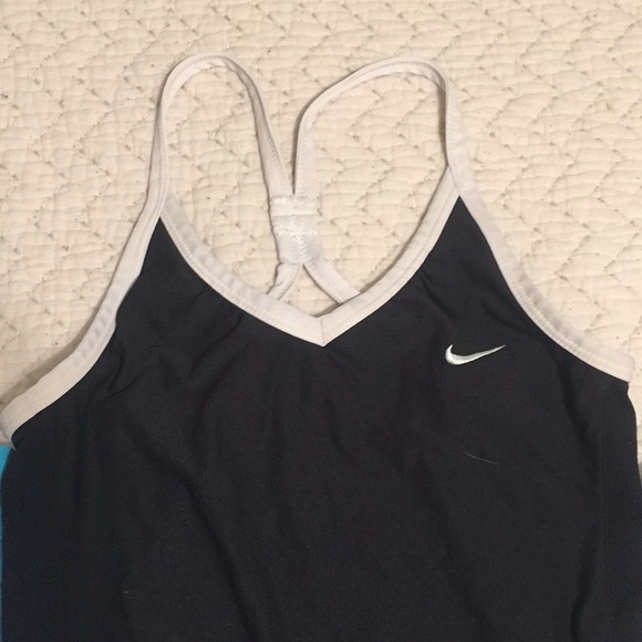 NIKE BUNDLE! 3 Nike Shirts - Picture 3 of 7